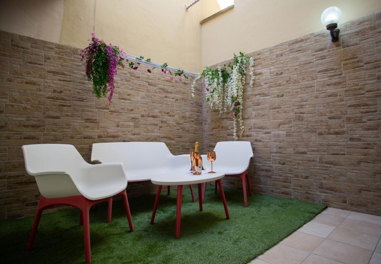 Casa Colombo - The Fab Stay Бриндизи Екстериор снимка